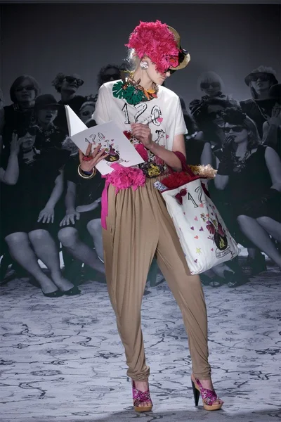Look 29